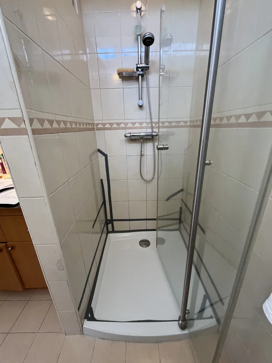 Badkamer renovatie, voor en na foto’s – modern stijl – Rhenen (foto 3)