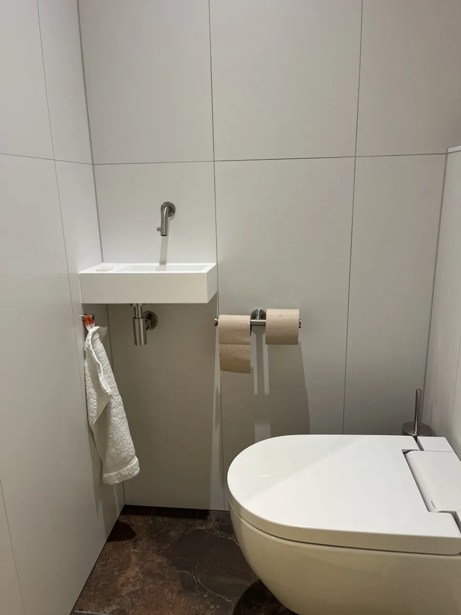 Maatwerk hoek-badmeubel en hoek-instap douchecabine – modern stijl – Wageningen (foto 23)