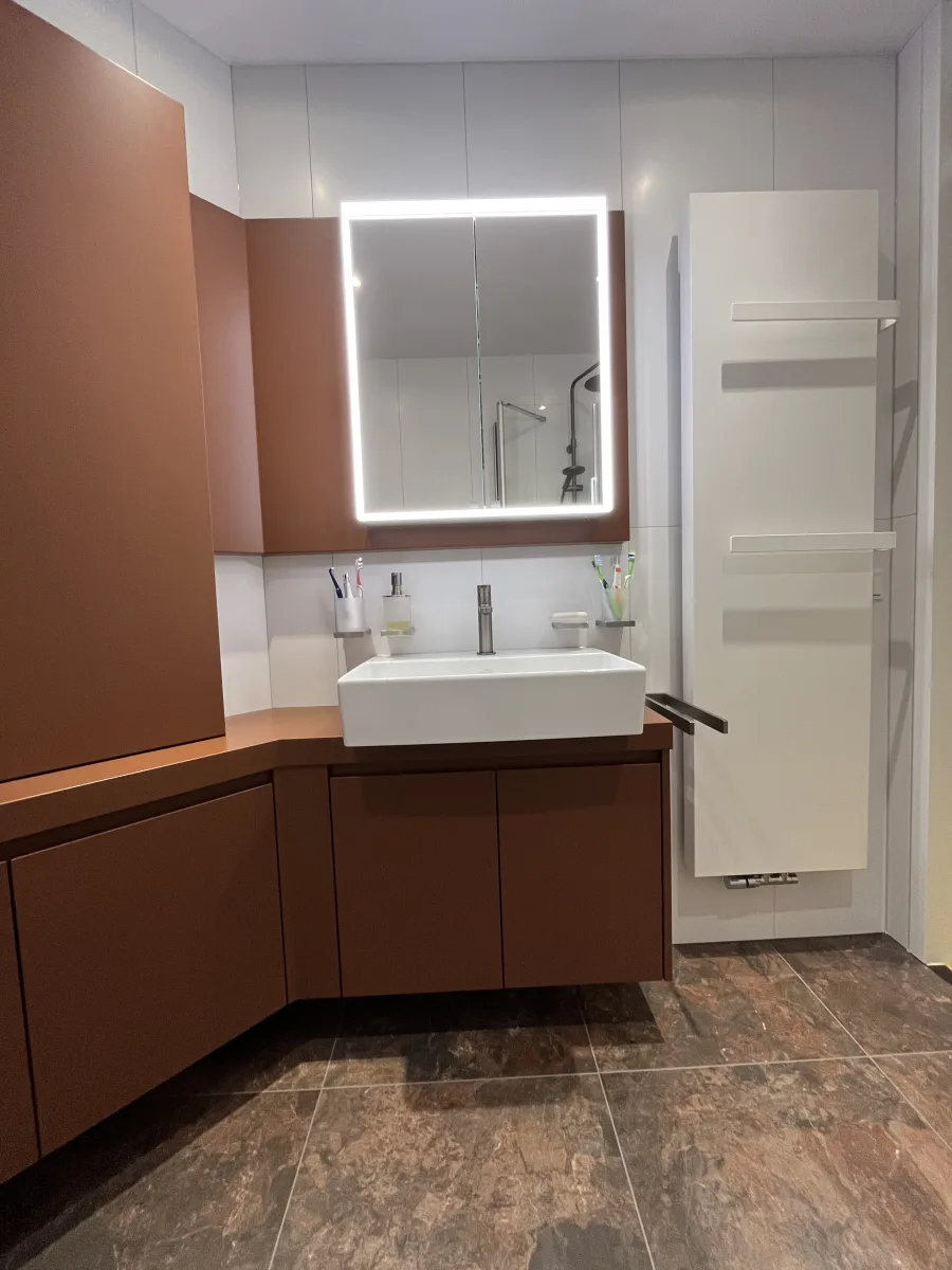 Maatwerk hoek-badmeubel en hoek-instap douchecabine – modern stijl – Wageningen (foto 2)