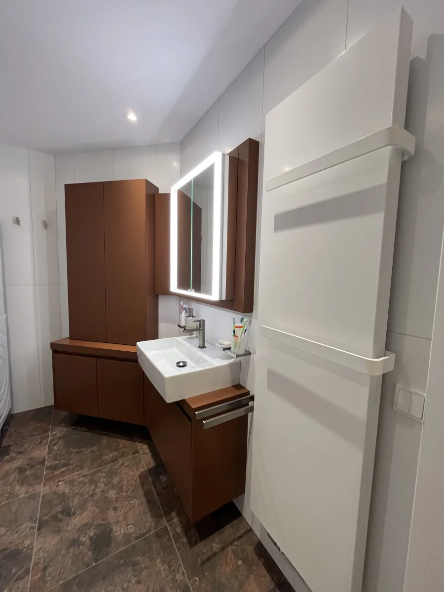 Maatwerk hoek-badmeubel en hoek-instap douchecabine – modern stijl – Wageningen (foto 6)