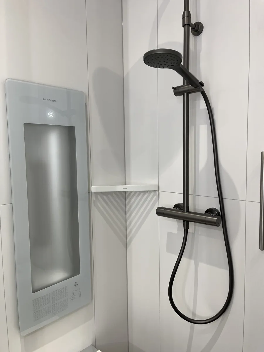 Maatwerk hoek-badmeubel en hoek-instap douchecabine – modern stijl – Wageningen (foto 18)