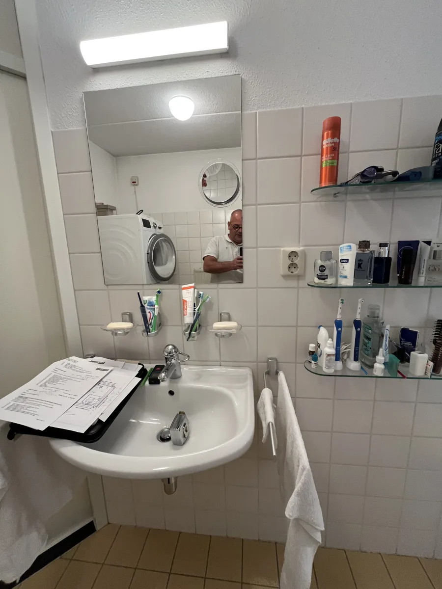 Maatwerk hoek-badmeubel en hoek-instap douchecabine – modern stijl – Wageningen (foto 26)