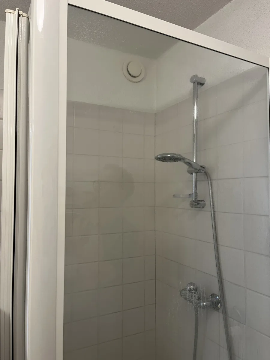 Maatwerk hoek-badmeubel en hoek-instap douchecabine – modern stijl – Wageningen (foto 28)