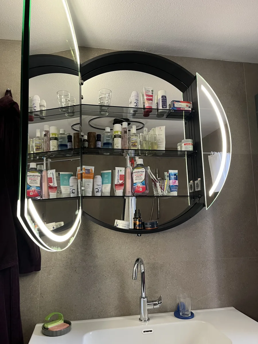 Badkamer ronde spiegelkast – modern stijl – Ede (foto 5)