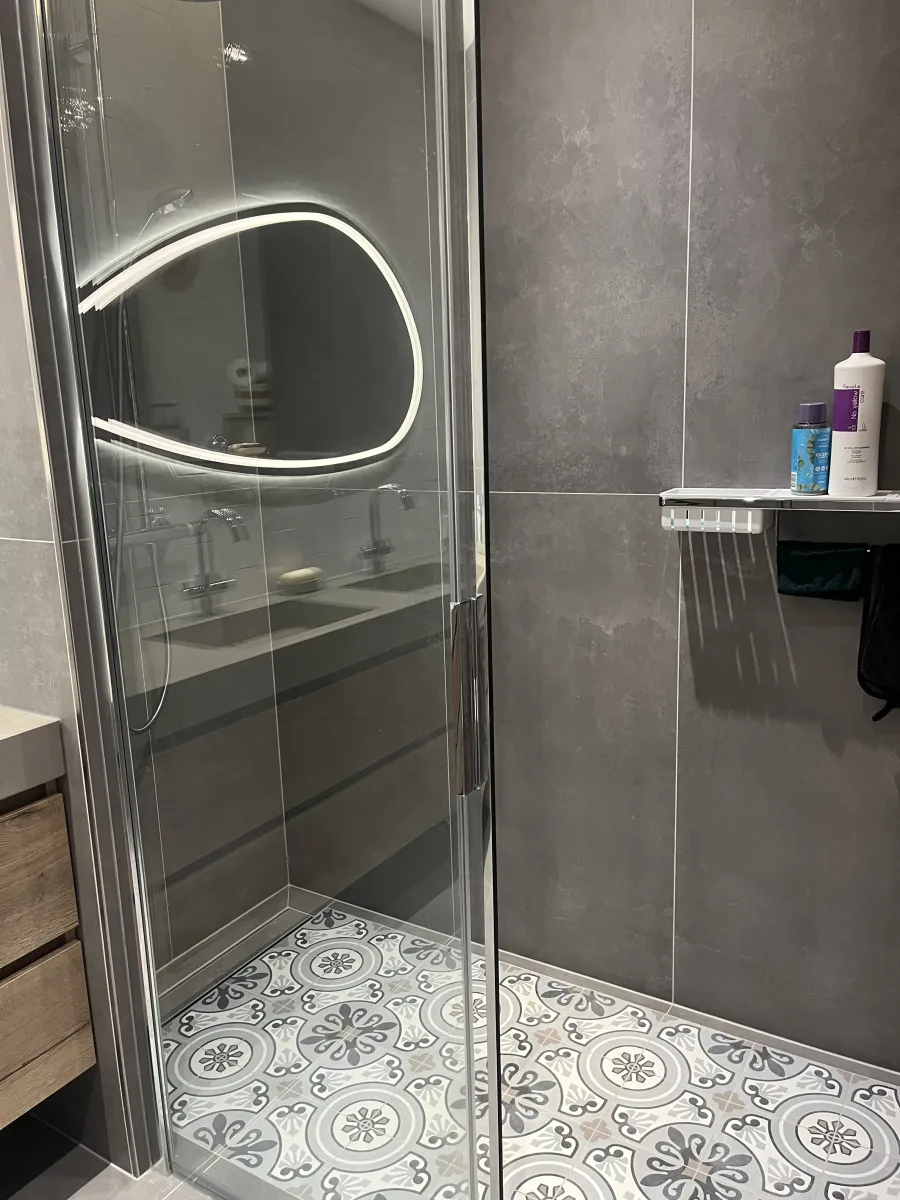 Badkamer met boetiek sfeer en Portugese tegels – karakteristiek stijl – Amersfoort (foto 11)