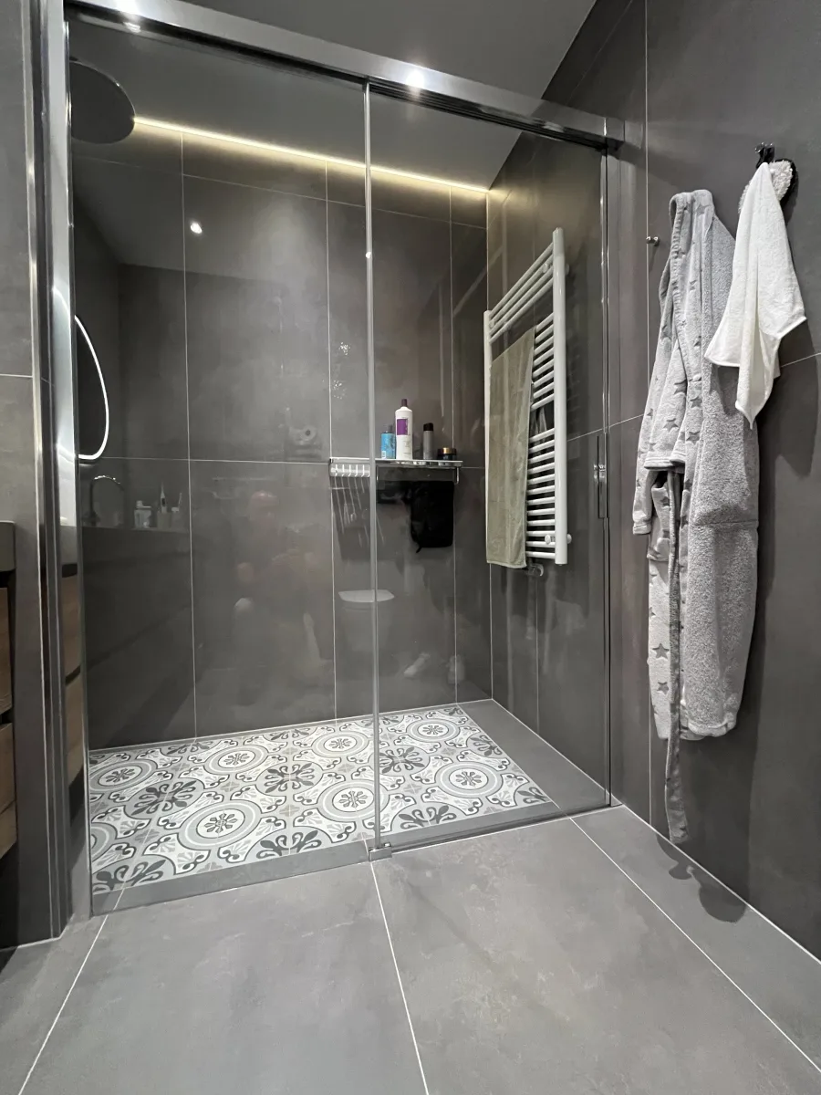 Badkamer met boetiek sfeer en Portugese tegels – karakteristiek stijl – Amersfoort (foto 6)
