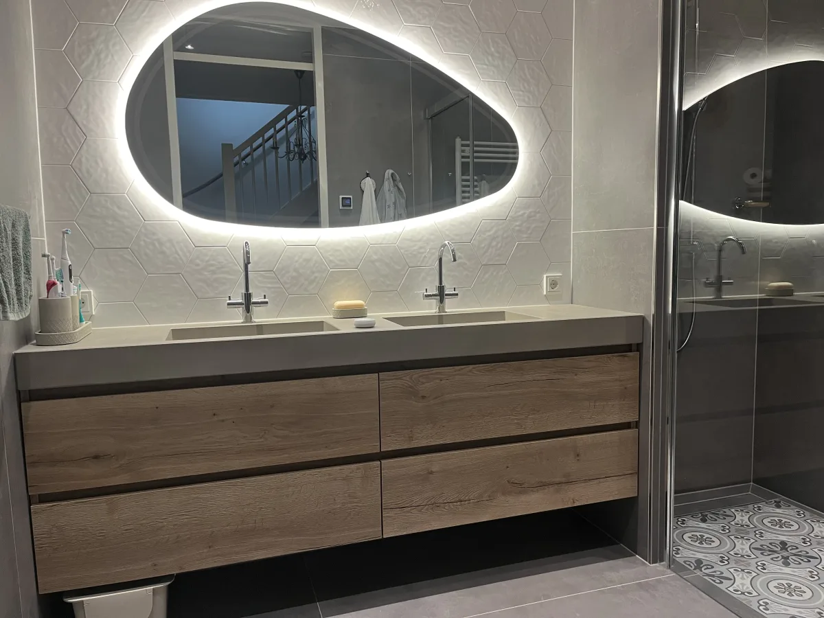 Badkamer met boetiek sfeer en Portugese tegels – karakteristiek stijl – Amersfoort