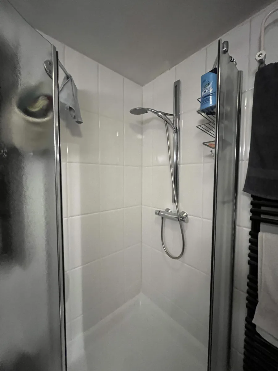 Badkamer ronde spiegelkast – modern stijl – Ede (foto 7)