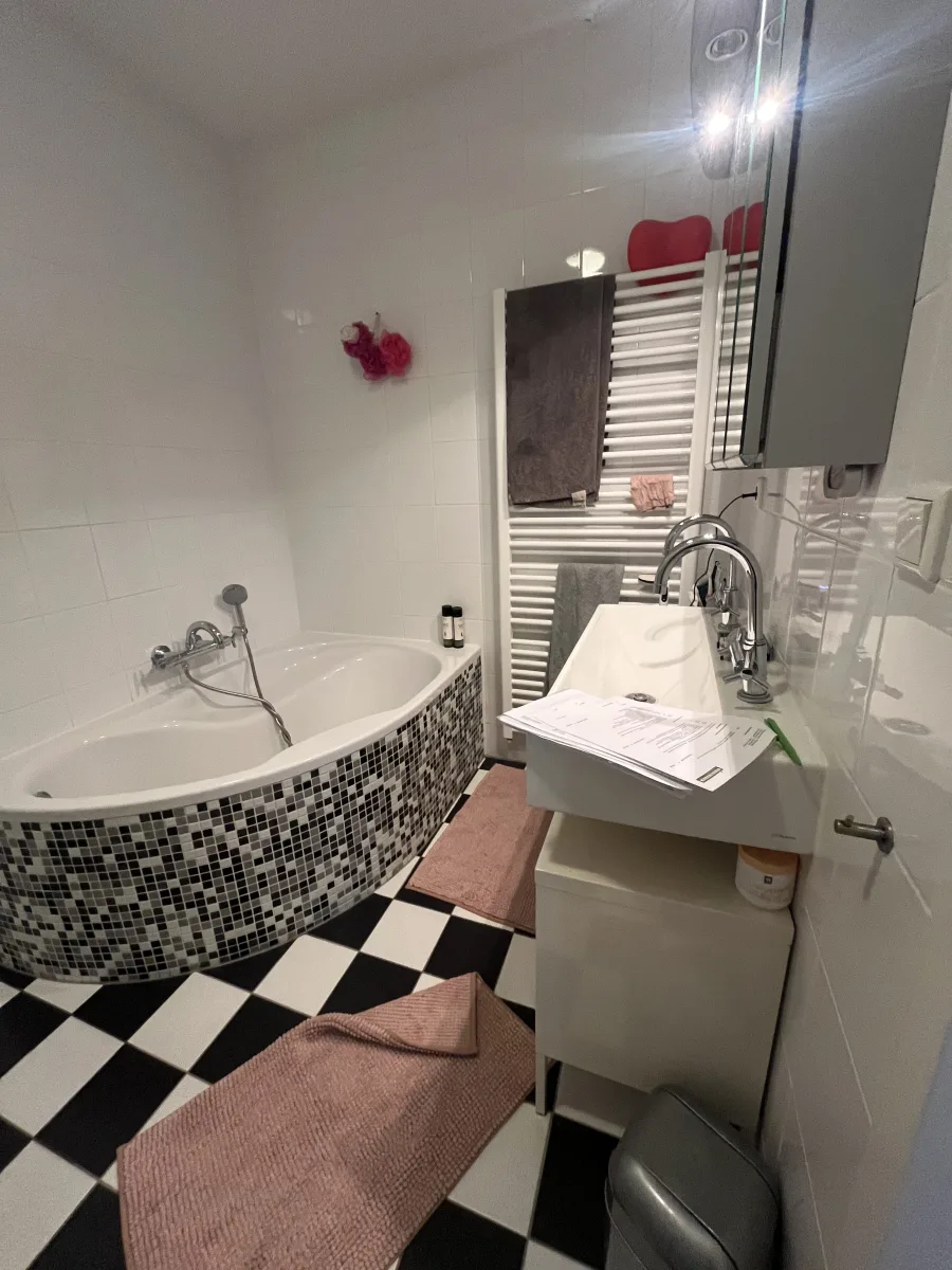 Badkamer met boetiek sfeer en Portugese tegels – karakteristiek stijl – Amersfoort (foto 21)