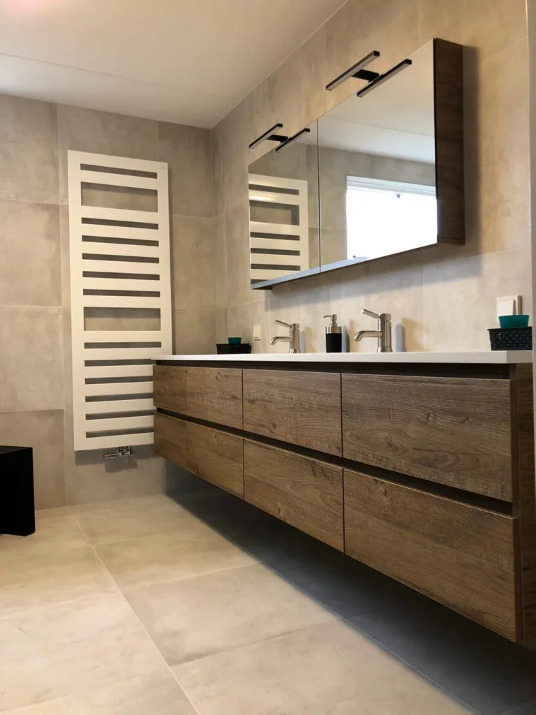 Sunshower douche & maatwerk meubel – betonlook stijl – Ede
