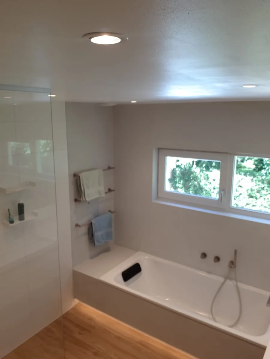Maatwerk design badkamer (foto 3)