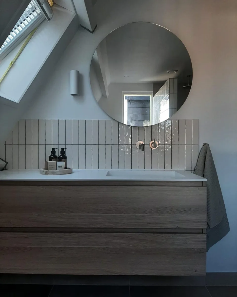 Cobber X kranen badkamer retro wandtegel 5 x 20 cm en stucwerk – mozaïek – visgraat stijl – Ede (foto 4)