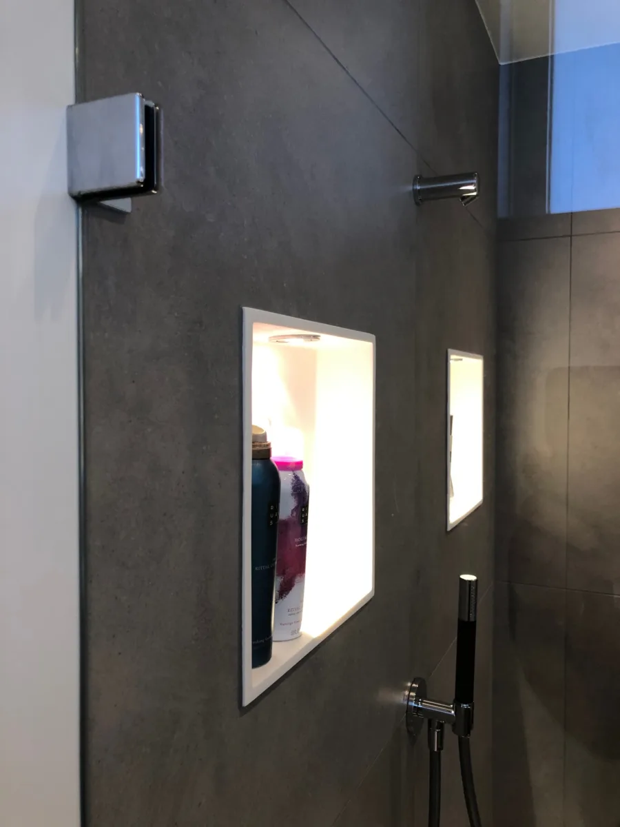 Greige badkamer met stucwerk – modern stijl – Amerongen (foto 5)