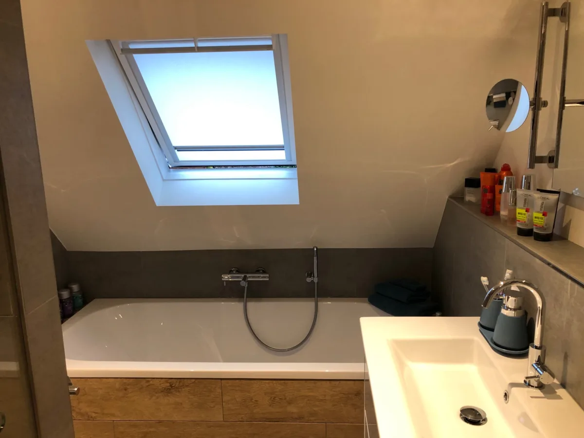 Badkamer schuine kap – modern stijl – ede (foto 2)
