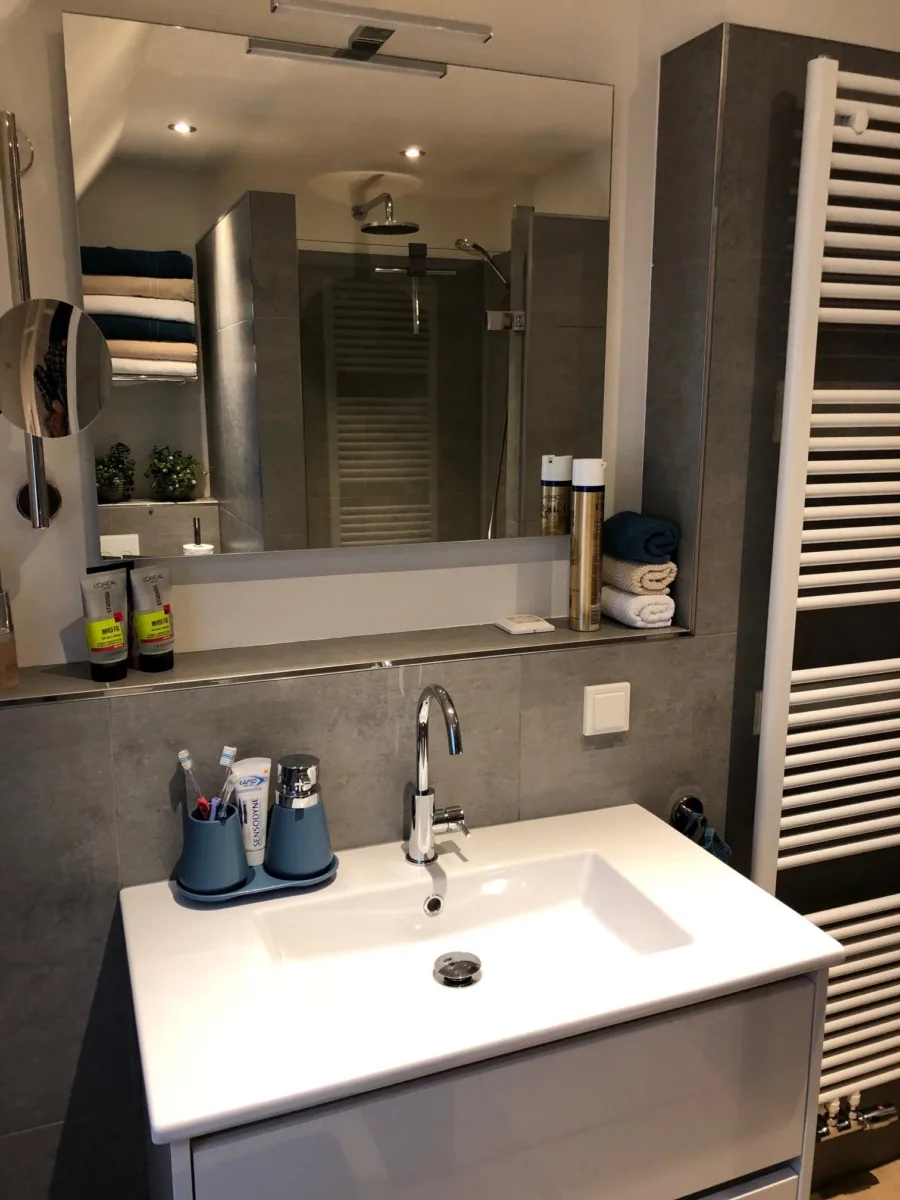 Badkamer schuine kap – modern stijl – ede (foto 10)