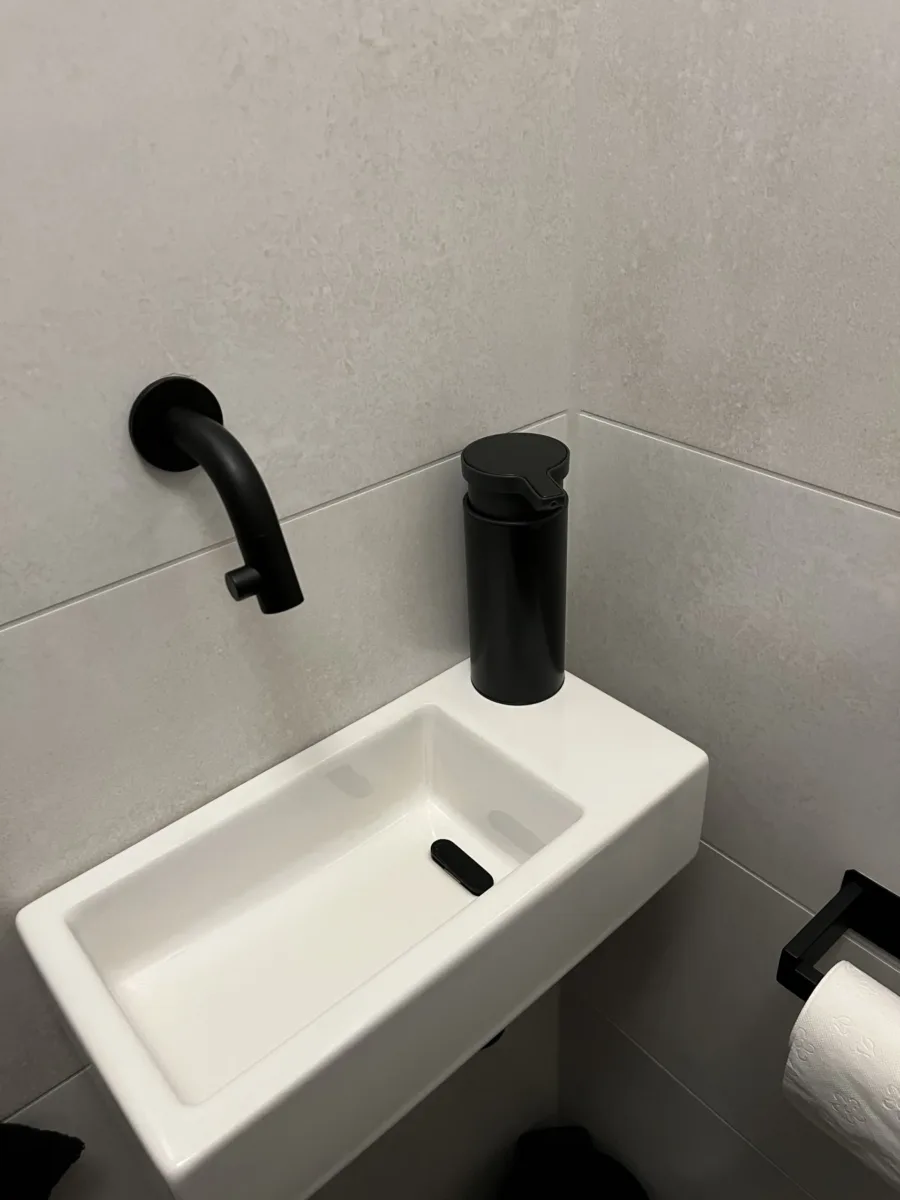 Toiletruimte black&white – modern stijl – Veenendaal