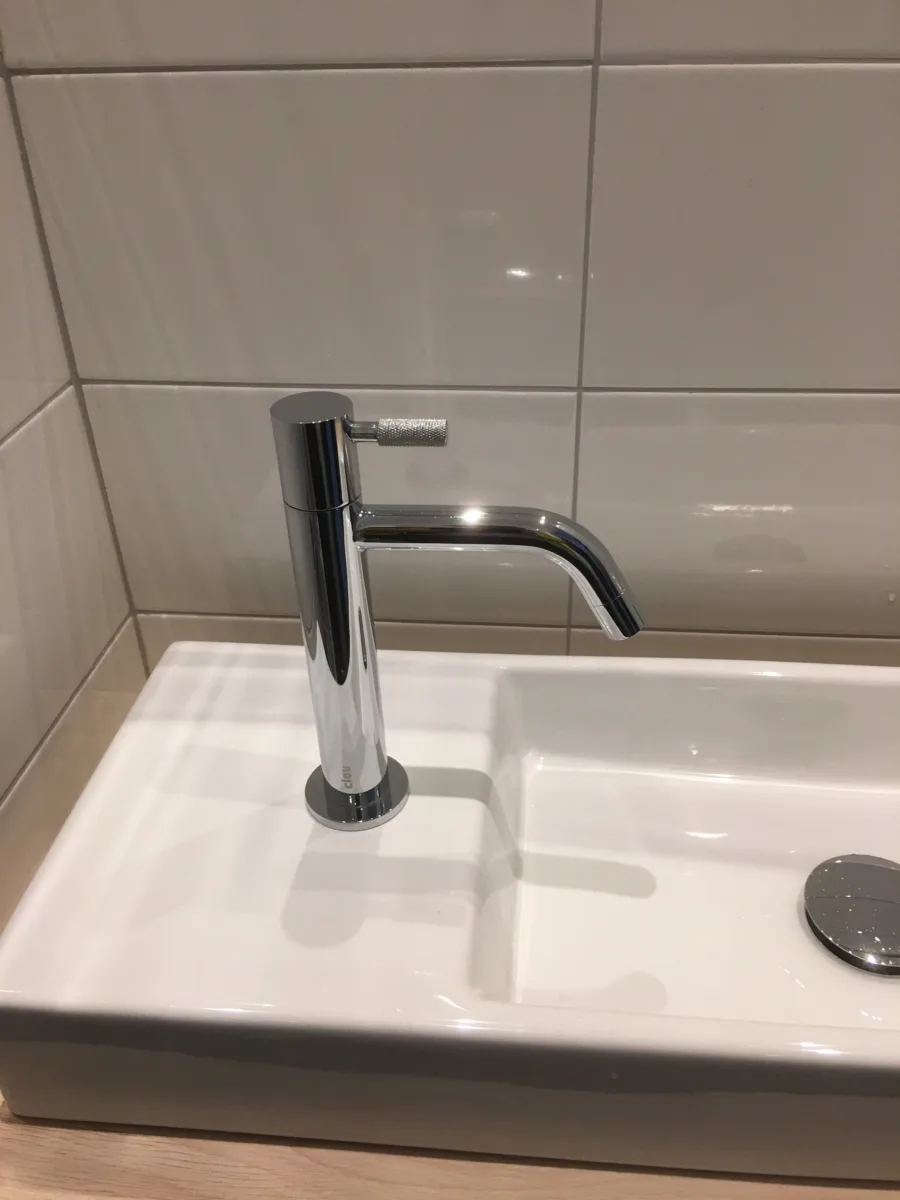 Ontwerp royale toiletruimte – basis stijl – Veenendaal (foto 4)