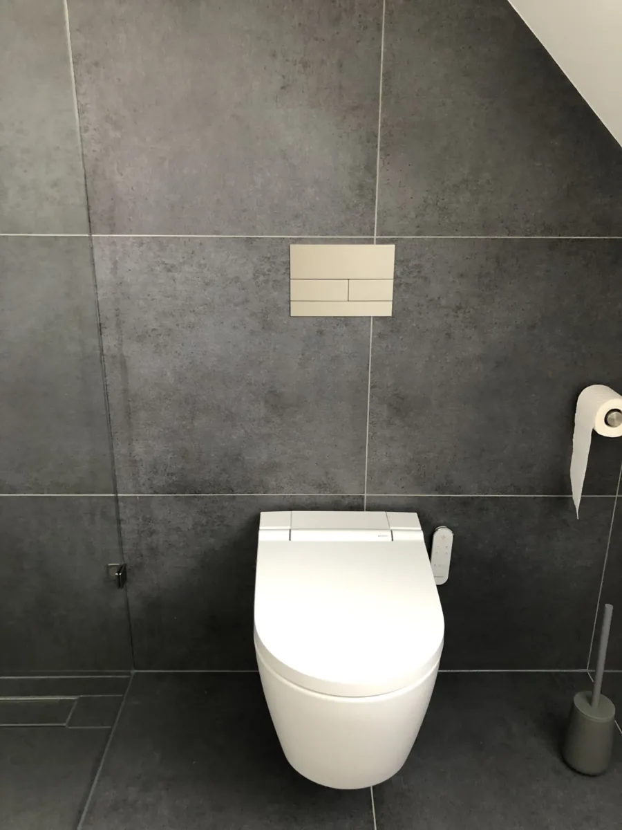 Badkamer met luxe rvs Vola kranen – modern stijl – Lienden (foto 6)
