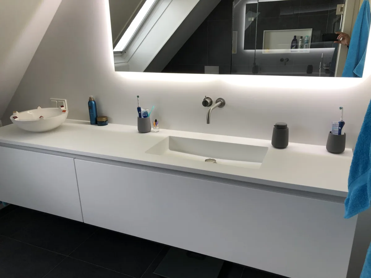 Badkamer met luxe rvs Vola kranen – modern stijl – Lienden (foto 13)