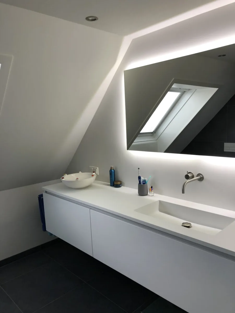 Badkamer met luxe rvs Vola kranen – modern stijl – Lienden (foto 2)