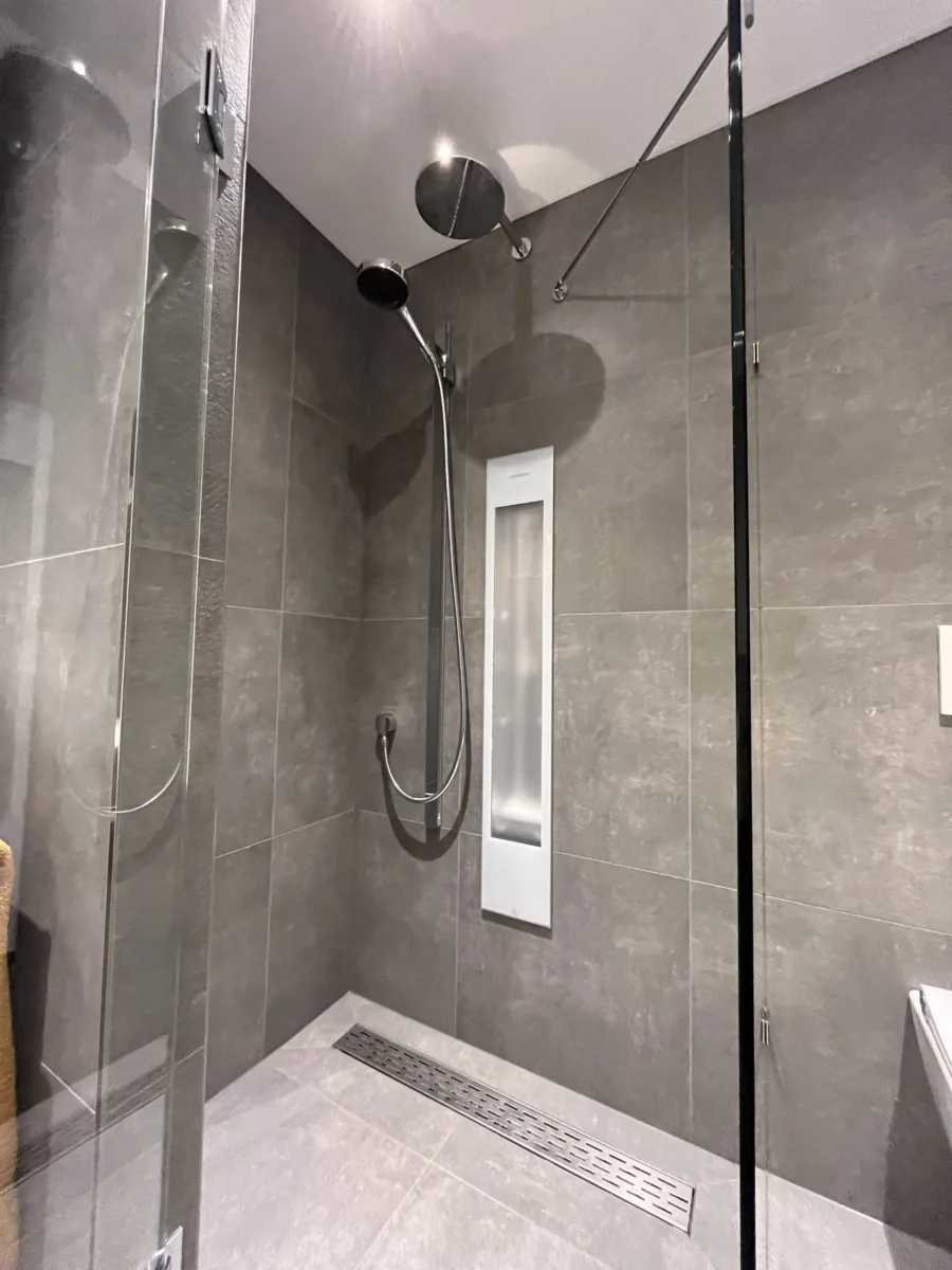 Badkamer met sunhower Pure XL infrarood – modern stijl – Veenendaal (foto 5)