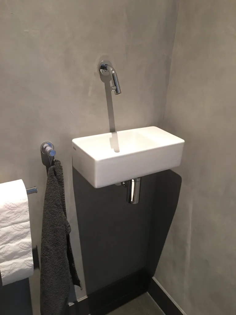 Realisatie luxe toiletruimtes – modern stijl – Rhenen