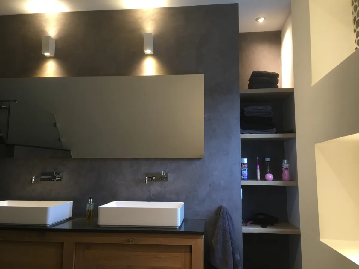 Royale sfeervolle badkamers – mozaïek – visgraat stijl – Alphen ad. Rijn (foto 17)