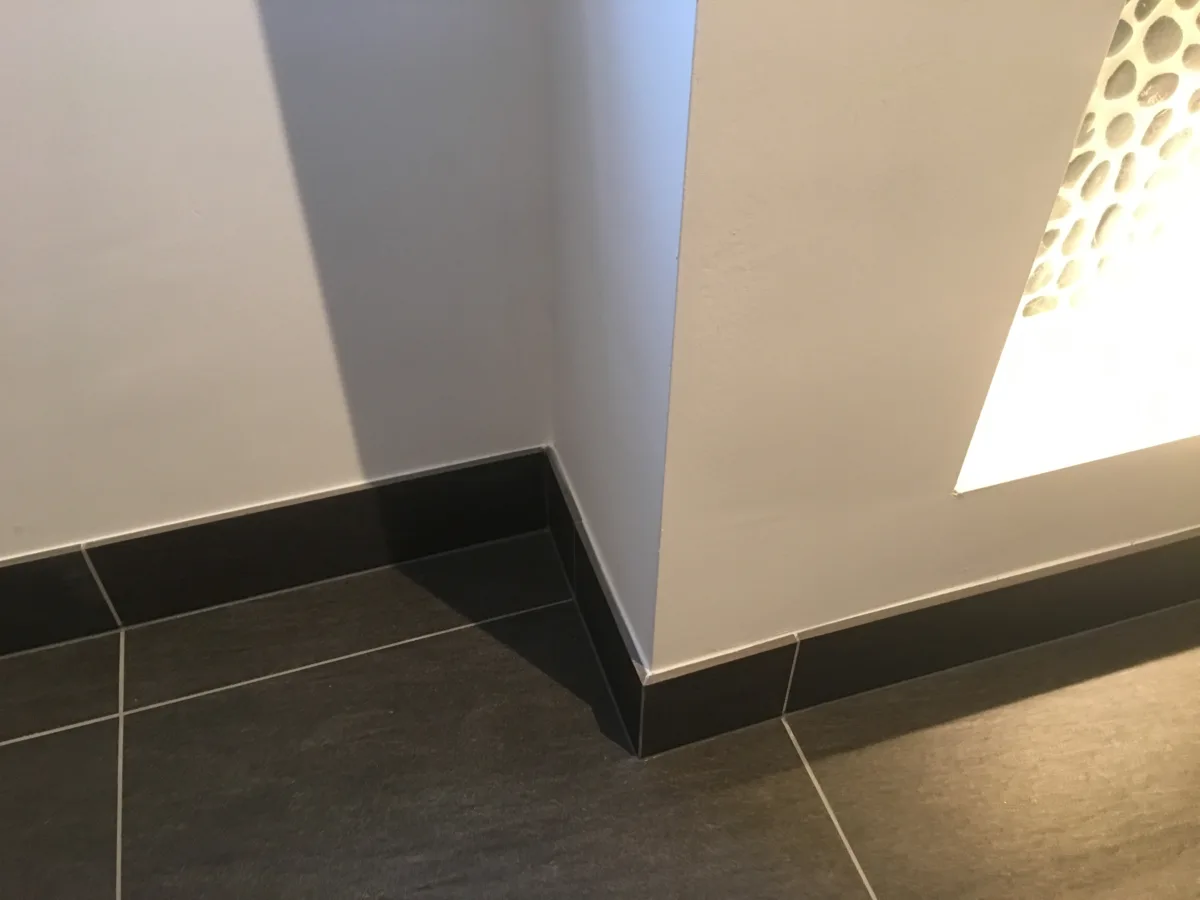 Royale sfeervolle badkamers – mozaïek – visgraat stijl – Alphen ad. Rijn (foto 9)