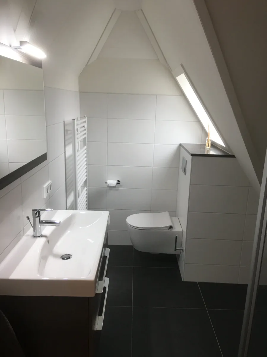 Eenvoudige kinderbadkamer – basis stijl – Alphen ad. Rijn