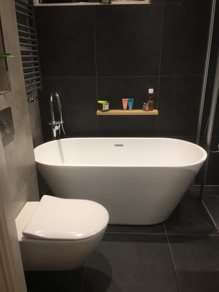 Compacte badkamer – betonlook stijl – Rhenen