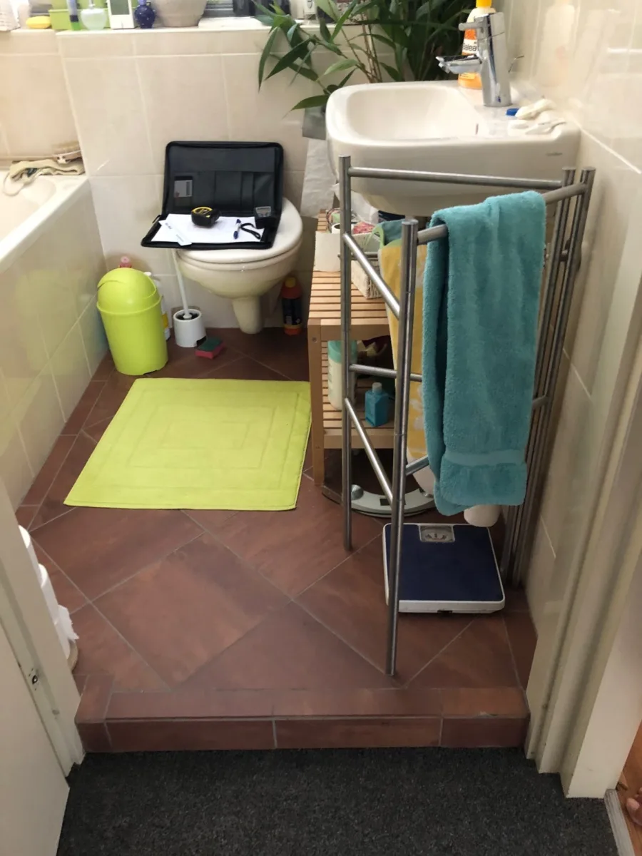 Badkamer update: bad vervangen voor inloopdouche met handgreep – ergonomisch stijl – Rhenen (foto 6)