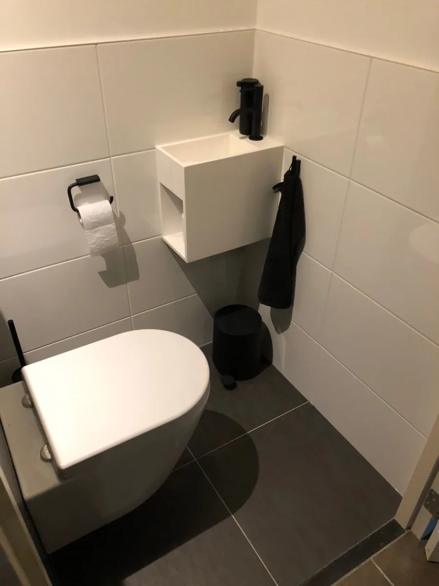 black & white badkamer en toilet – modern stijl – Utrecht (foto 5)