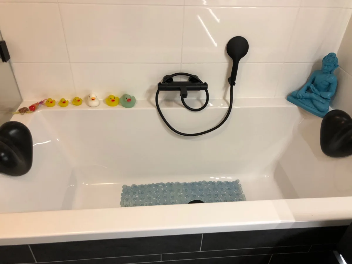 black & white badkamer en toilet – modern stijl – Utrecht (foto 3)