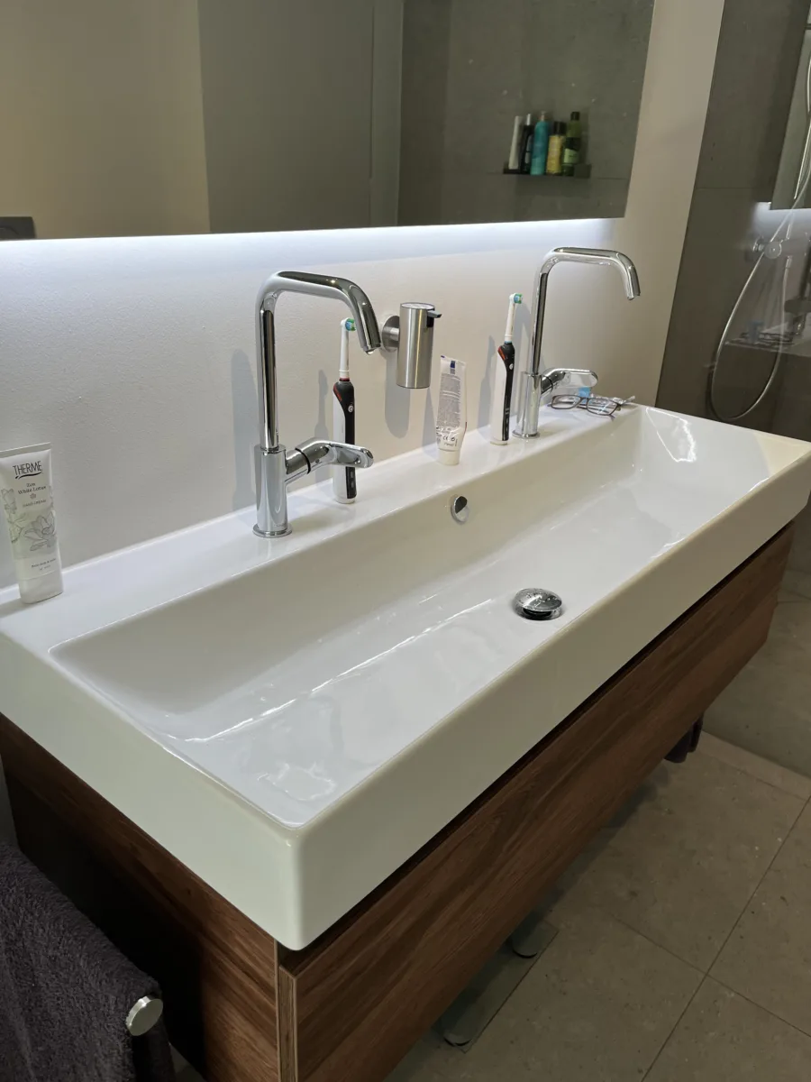 Badkamer met glazen inloopdouche tot aan het plafond – modern stijl – Doorwerth (foto 15)