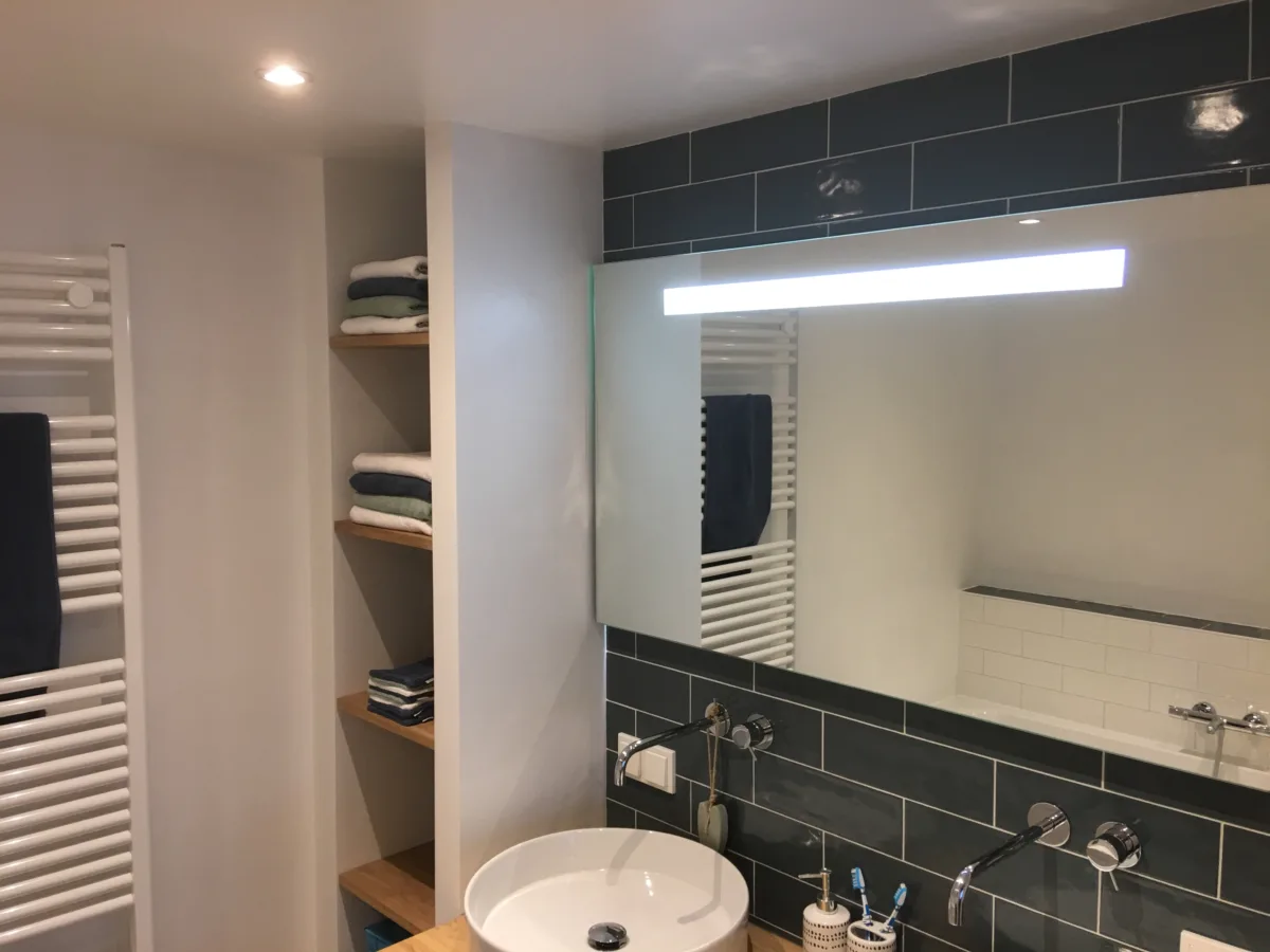 Badkamer opbouw waskommen – badkamers met hout stijl – Rhenen (foto 10)