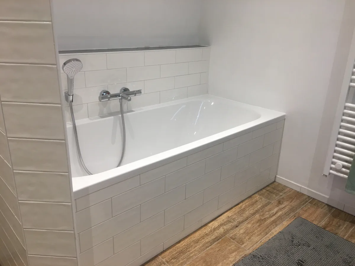 Badkamer opbouw waskommen – badkamers met hout stijl – Rhenen (foto 5)