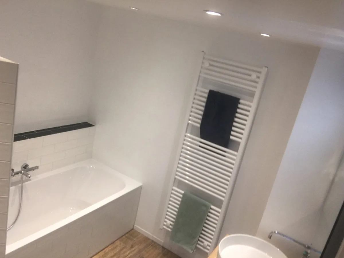 Badkamer opbouw waskommen – badkamers met hout stijl – Rhenen (foto 14)