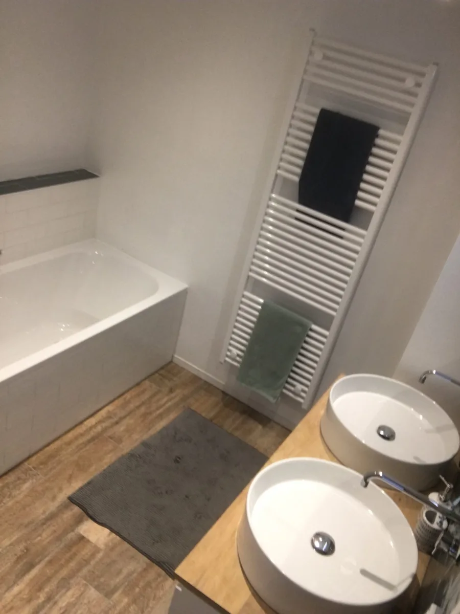Badkamer opbouw waskommen – badkamers met hout stijl – Rhenen (foto 8)
