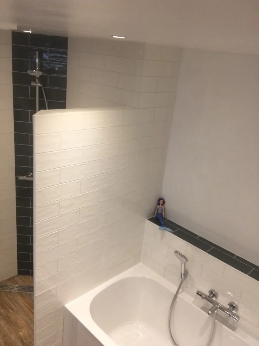 Badkamer opbouw waskommen – badkamers met hout stijl – Rhenen (foto 7)