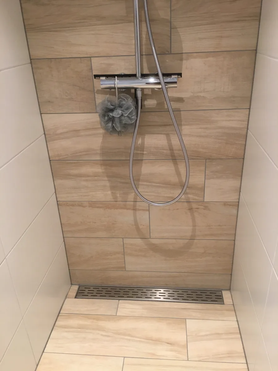 Toilet toevoegen in nieuwe badkamer (renovatie) – modern stijl – Nieuwegein (foto 10)