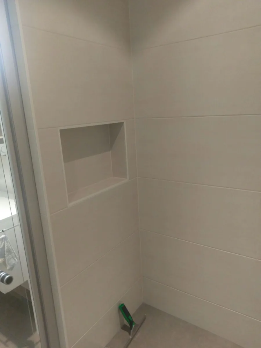 Badkamer vouwdeur met zit en nis (foto 4)