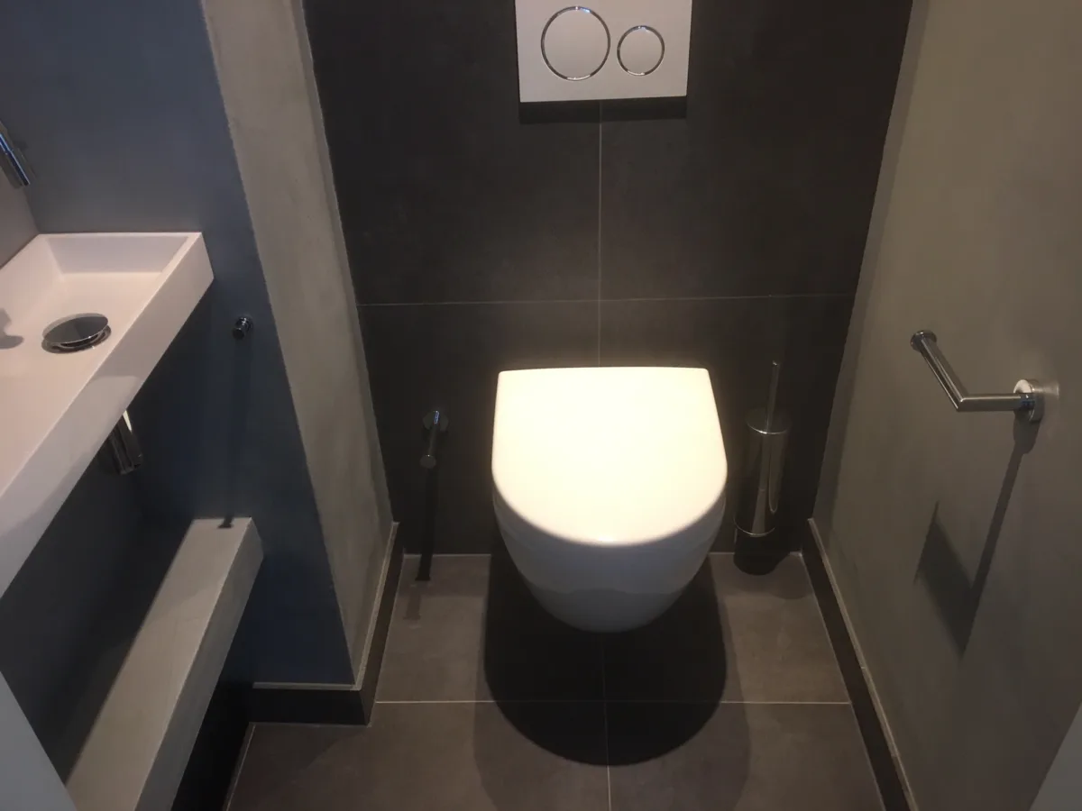 Toiletruimte tegel & beton stukwerk – betonlook stijl – Wolfheze-Oosterbeek