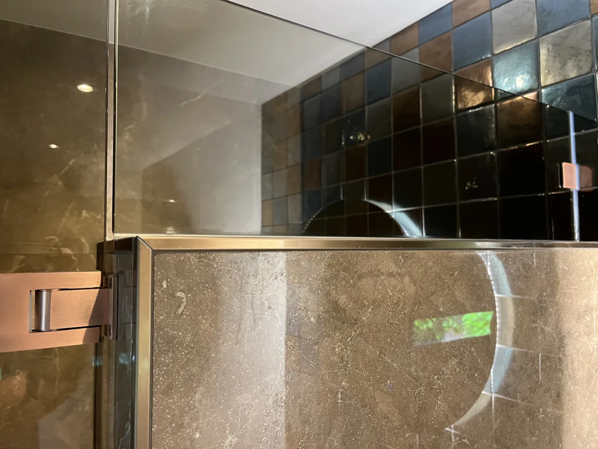 Hotel chique badkamers en gastentoilet – hotel chique stijl – Rhenen (foto 11)