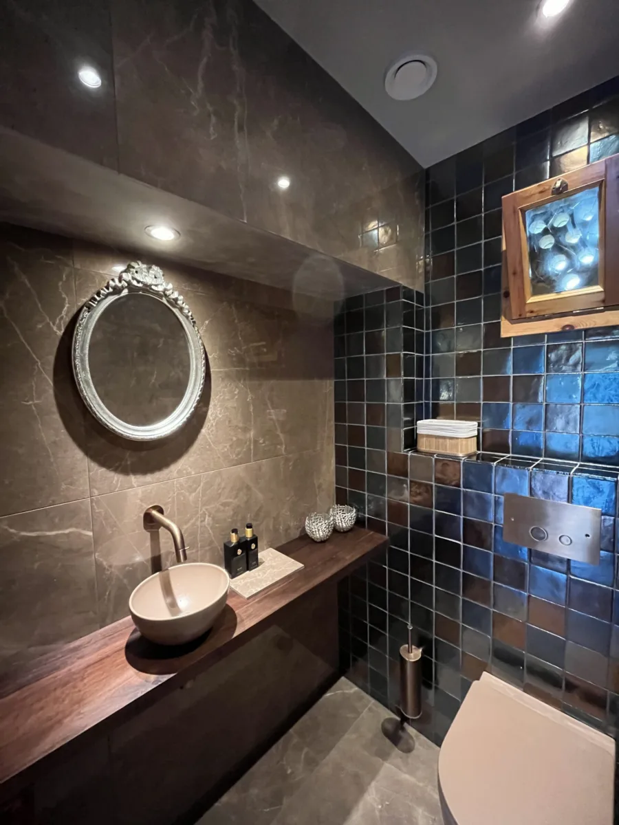 Hotel chique badkamers en gastentoilet – hotel chique stijl – Rhenen (foto 19)