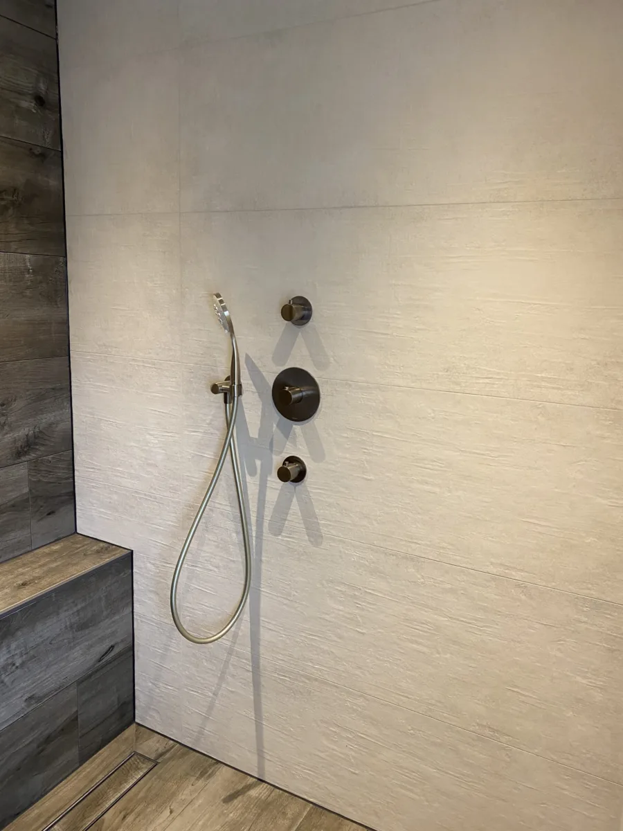 Compacte badkamer met douchemuur – modern stijl – Ochten (foto 12)