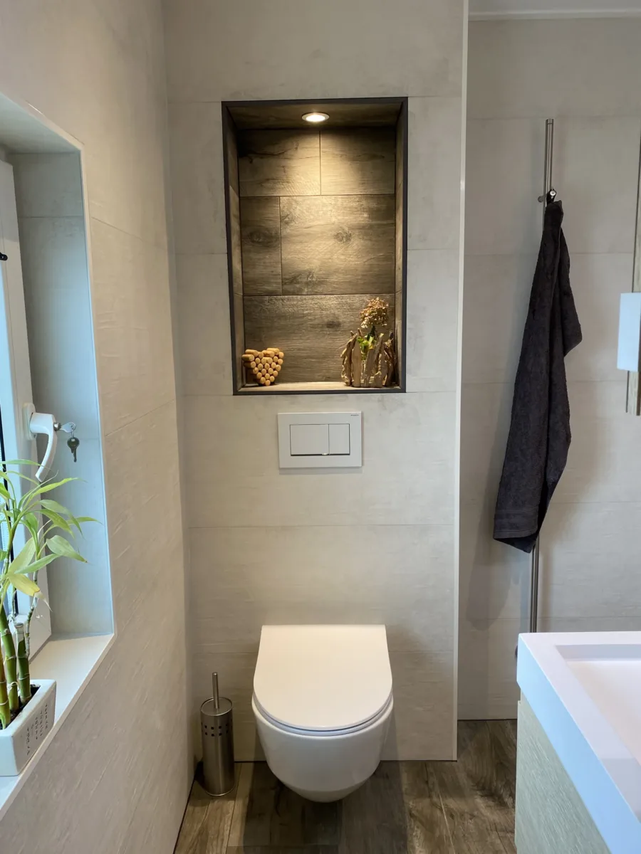 Compacte badkamer met douchemuur – modern stijl – Ochten (foto 8)