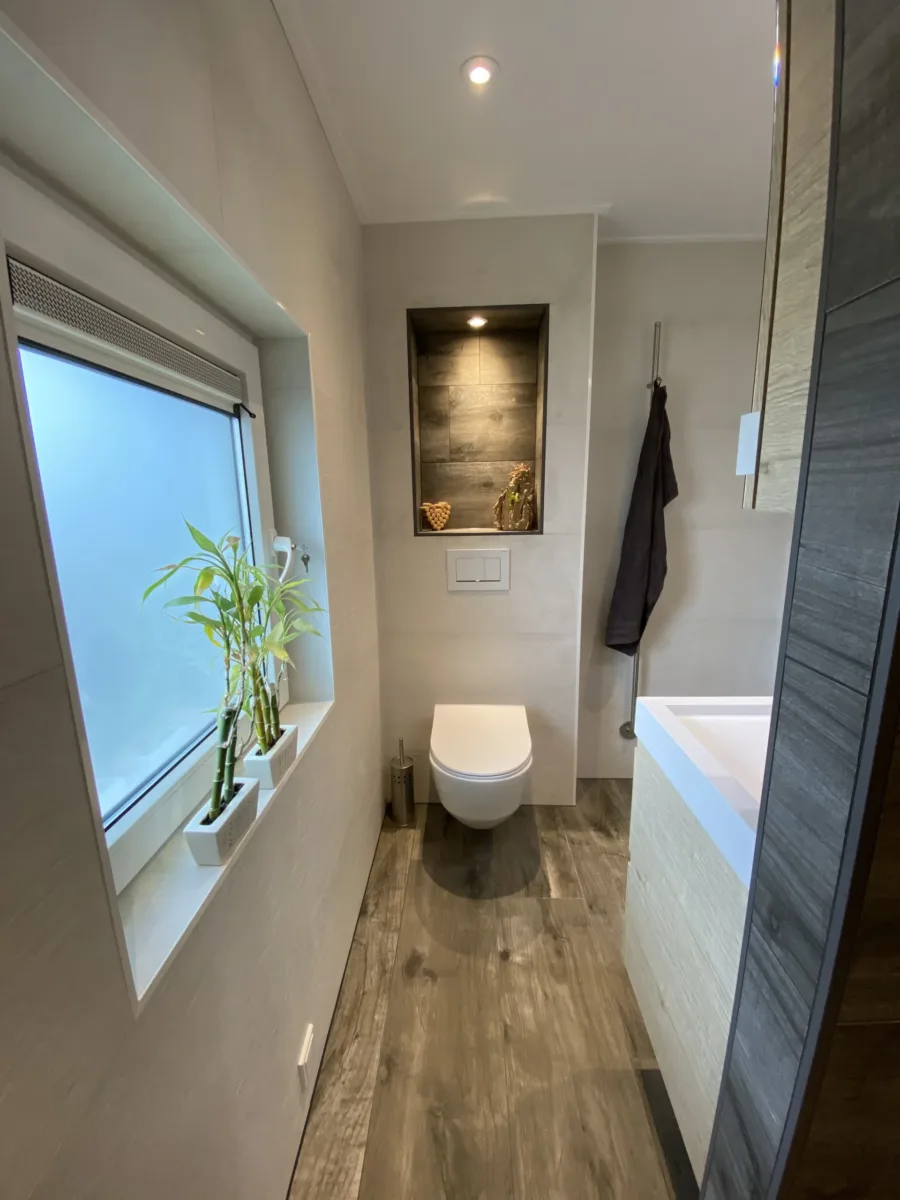 Compacte badkamer met douchemuur – modern stijl – Ochten (foto 7)