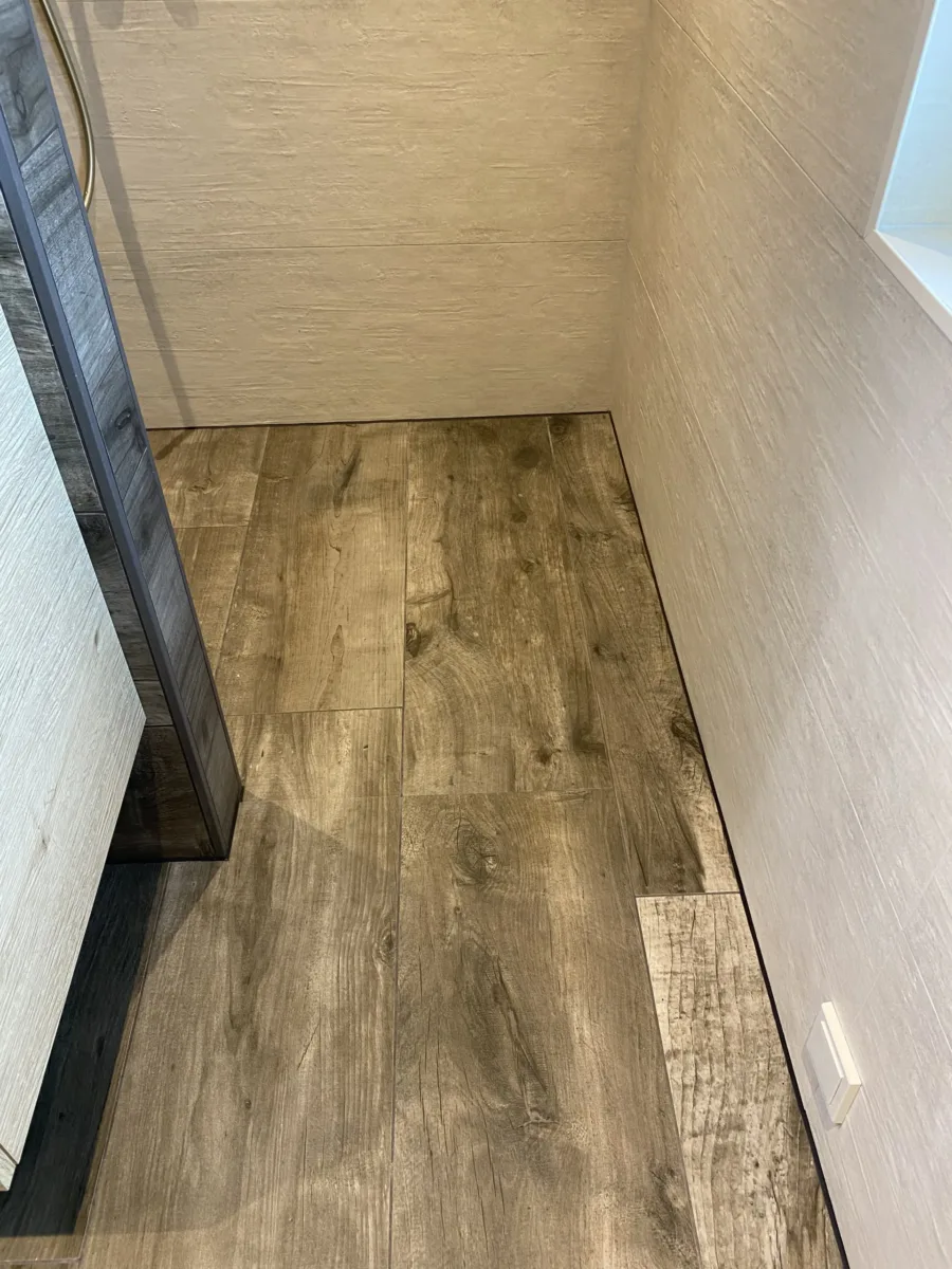 Compacte badkamer met douchemuur – modern stijl – Ochten (foto 11)