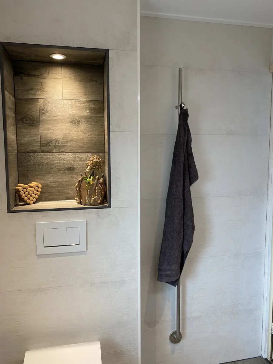 Compacte badkamer met douchemuur – modern stijl – Ochten (foto 17)