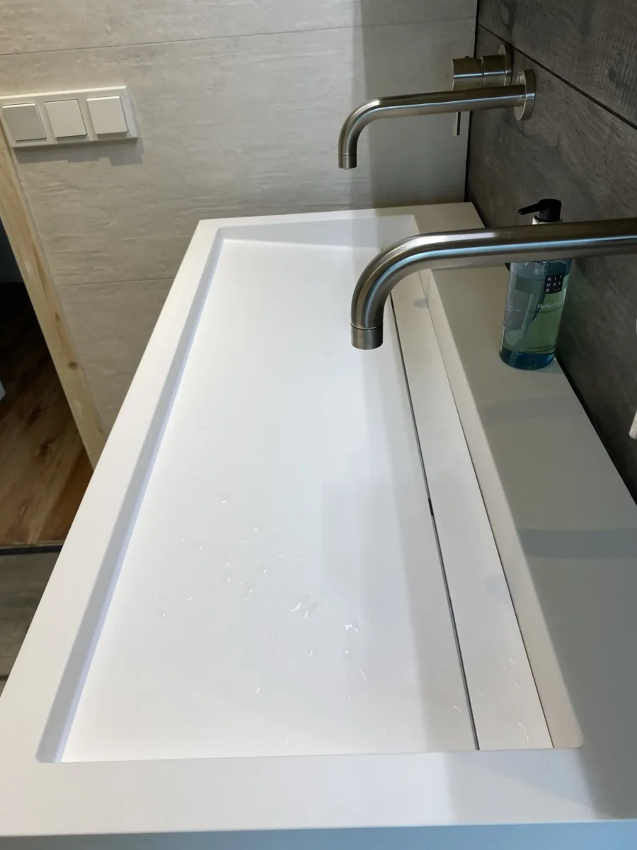 Compacte badkamer met douchemuur – modern stijl – Ochten (foto 5)